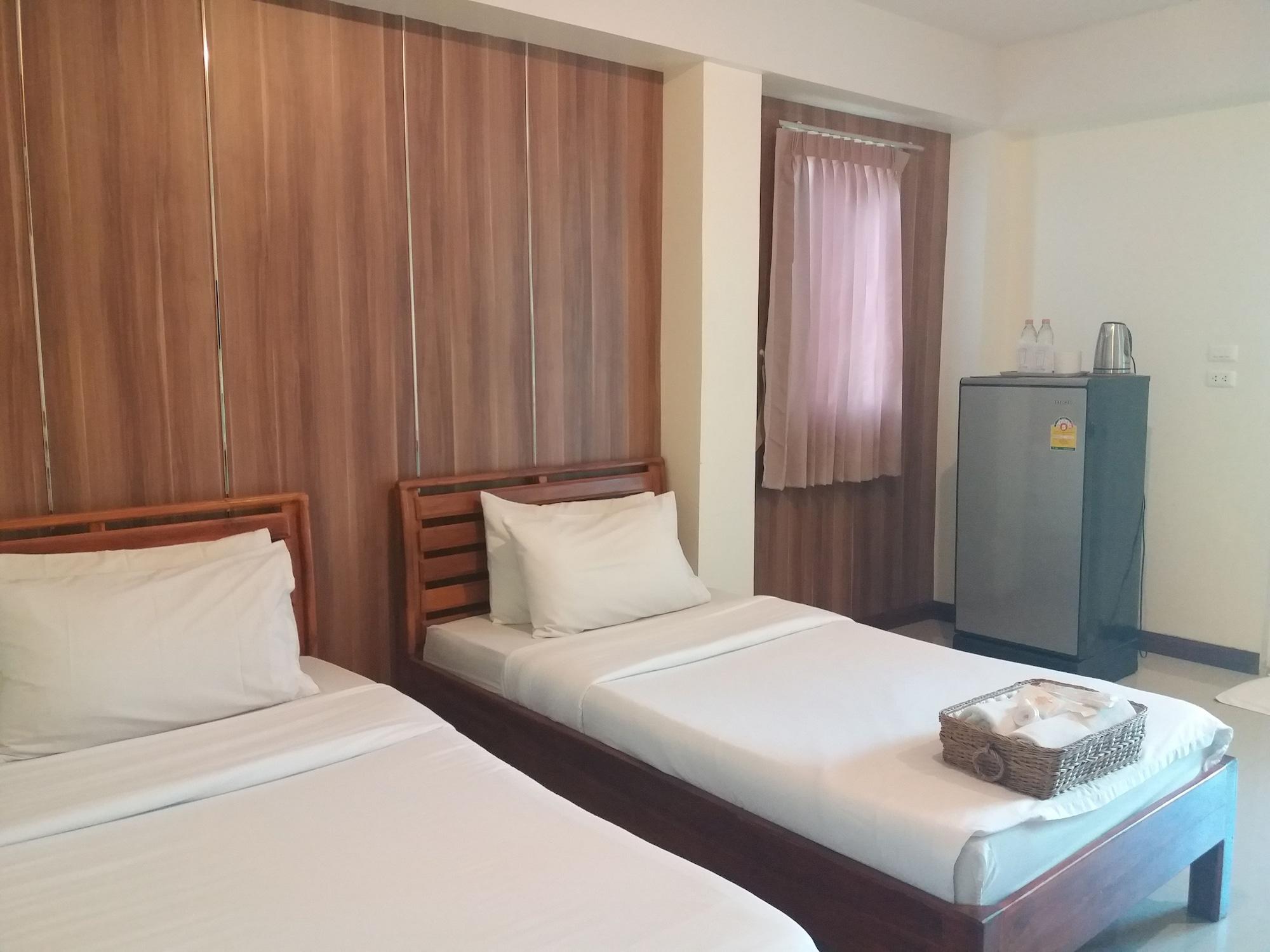 Grand Lopburi Hotell Exteriör bild