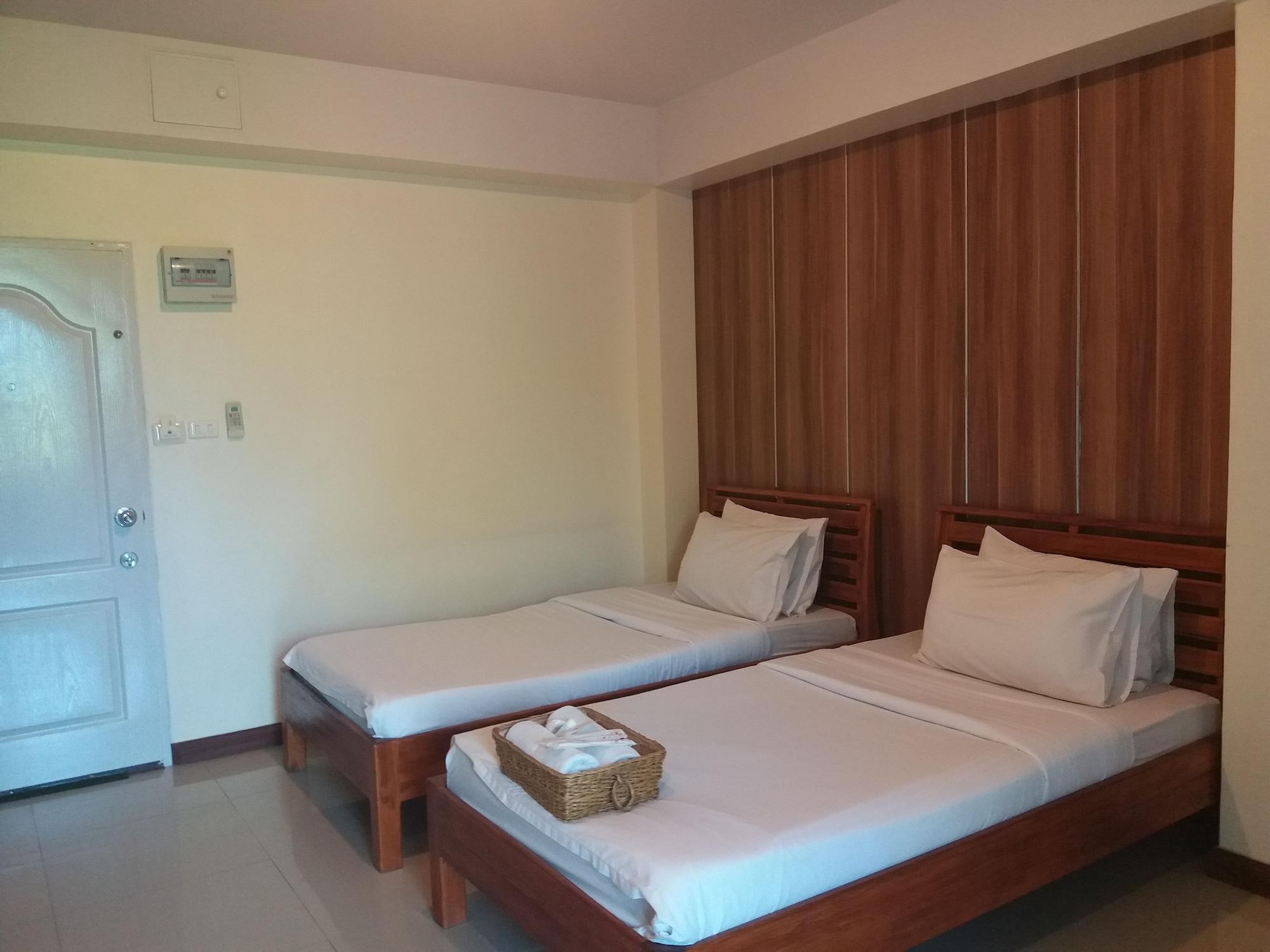 Grand Lopburi Hotell Exteriör bild