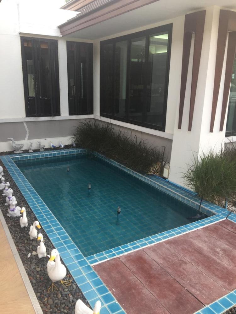 Grand Lopburi Hotell Exteriör bild