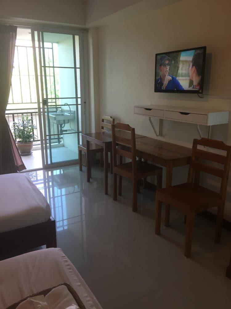 Grand Lopburi Hotell Exteriör bild