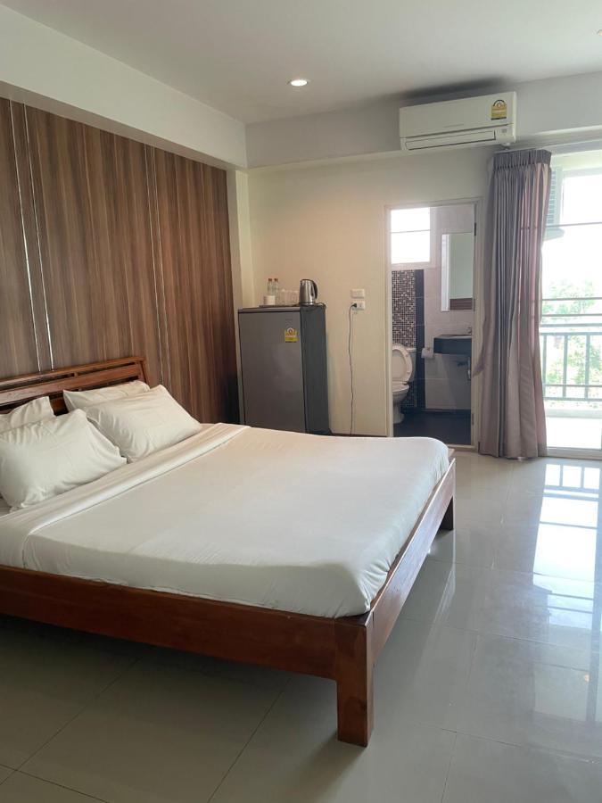 Grand Lopburi Hotell Exteriör bild