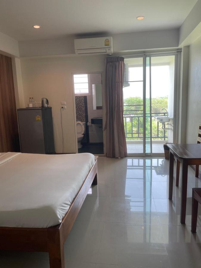 Grand Lopburi Hotell Exteriör bild