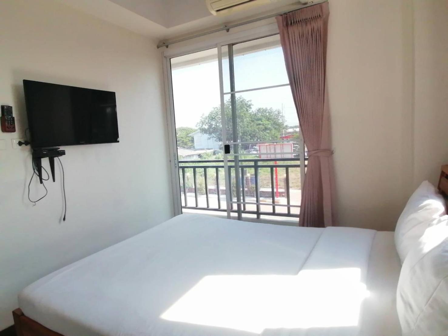 Grand Lopburi Hotell Exteriör bild