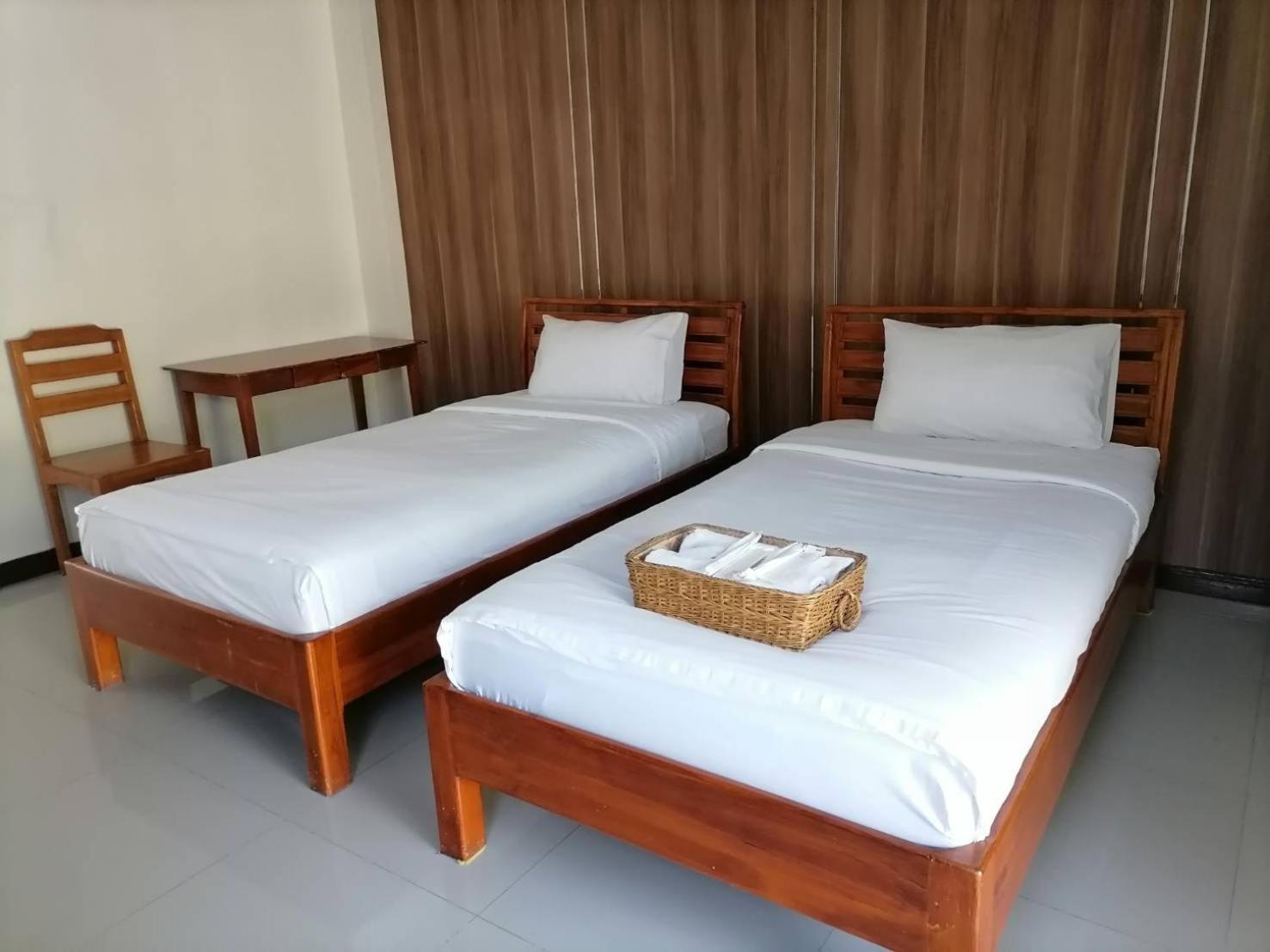 Grand Lopburi Hotell Exteriör bild