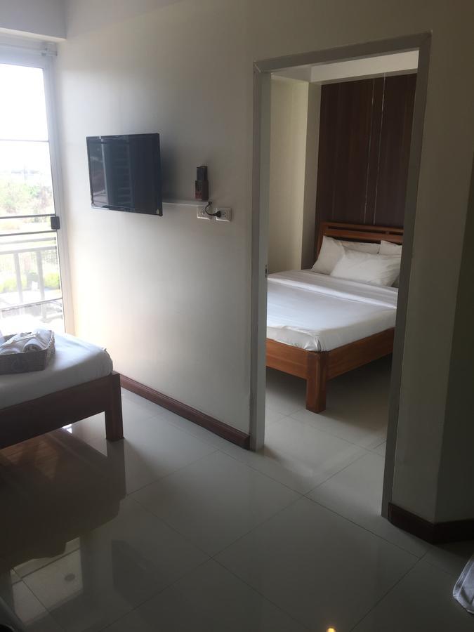 Grand Lopburi Hotell Exteriör bild